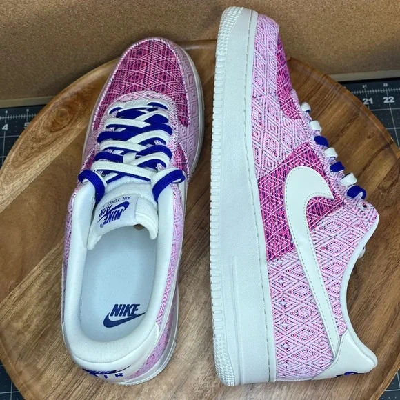 Nike
Air force 1
'woven together'
NWOT - Picture 8 of 12
